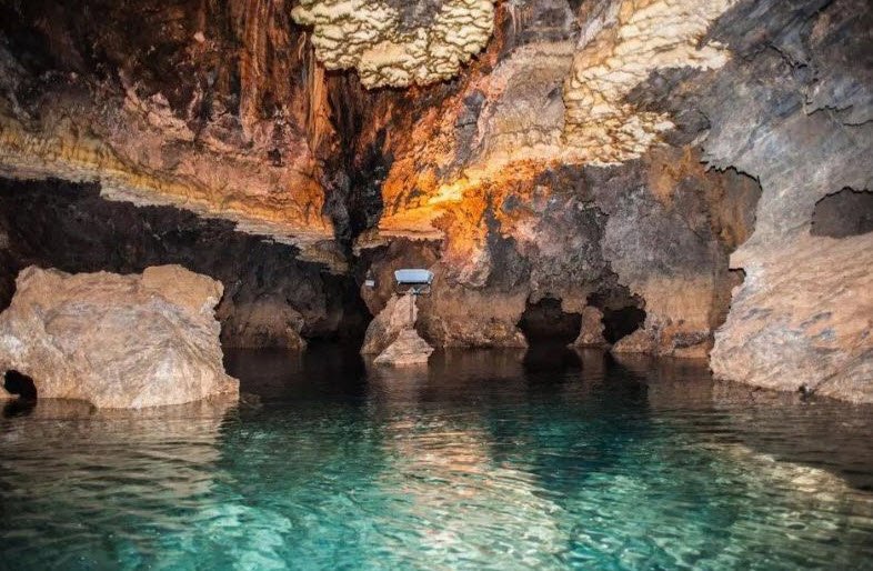 Qori Qala Cave, Iran